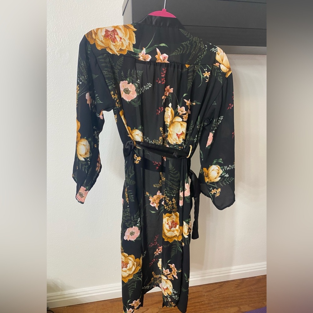 Kimono - Picture 2 of 4